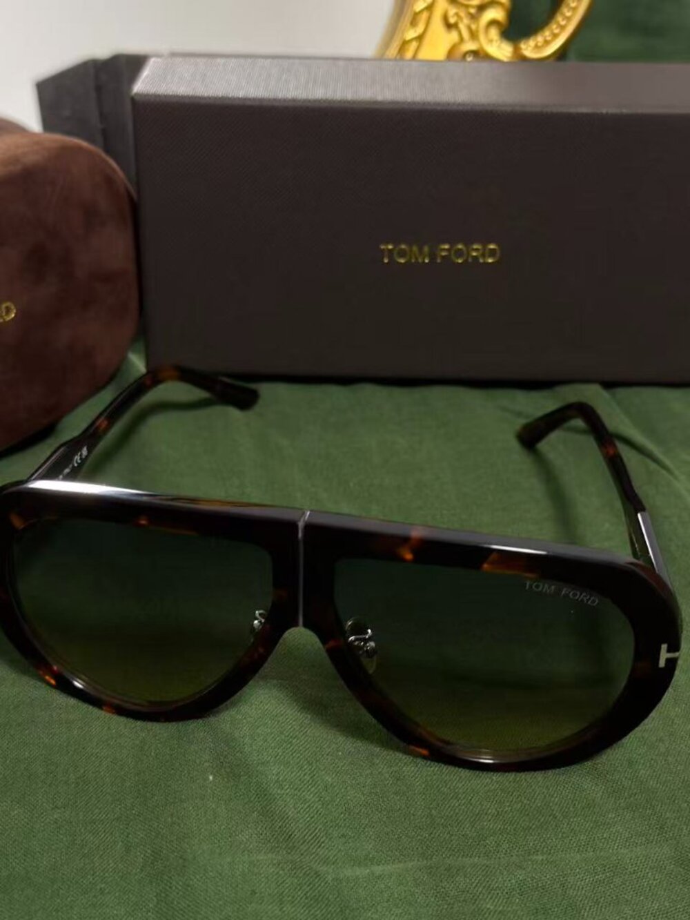 Tom Ford Sunglasses - Picture 4 of 8
